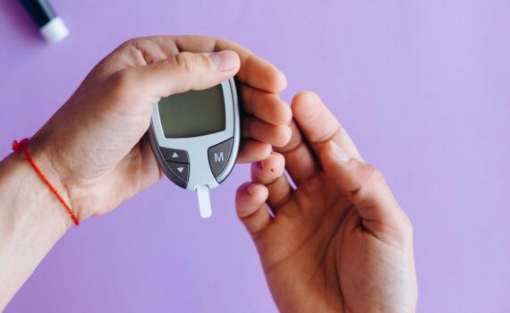 Cosa mangiare per abbassare la glicemia: i cibi consigliati dai nutrizionisti