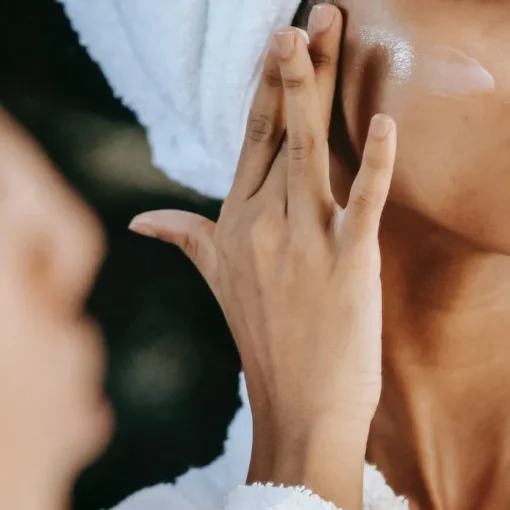 Bakuchiol: L'alternativa naturale al retinolo per rughe, macchie e acne