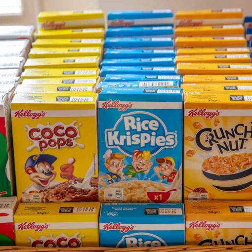 Bufera su Kellogg’s: “Coloranti pericolosi nei cereali”, scatta l’inchiesta