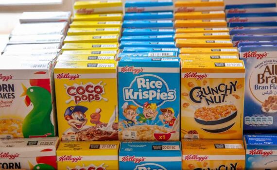 Bufera su Kellogg’s: “Coloranti pericolosi nei cereali”, scatta l’inchiesta