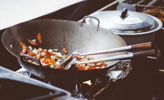 Come cucinare senza perdere nutrienti? I metodi che salvano salute e sapore