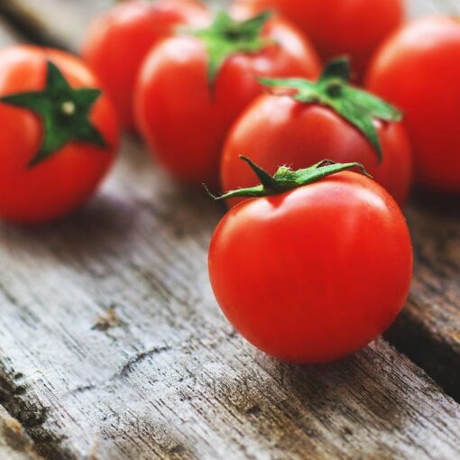 Come coltivare pomodori sani e gustosi su balcone e orto: il trucco approvato dagli esperti