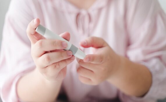 Diabete giovanile, nuova cura testata in Italia: l’anticorpo che rallenta l’esordio