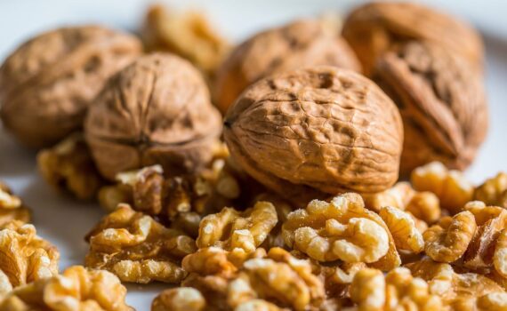 Le noci fanno bene al colon, riducono infiammazione e rischio tumore: Lo studio