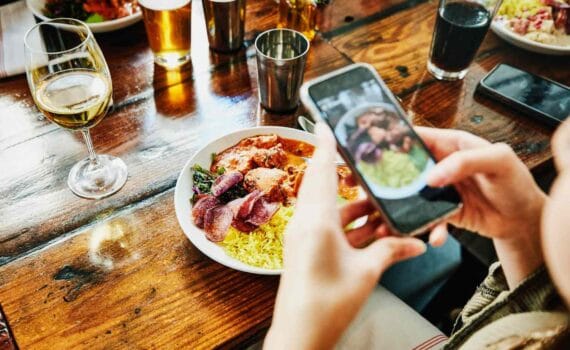 Food Noise: quando il pensiero sul cibo diventa ossessione, soprattutto nei giovani