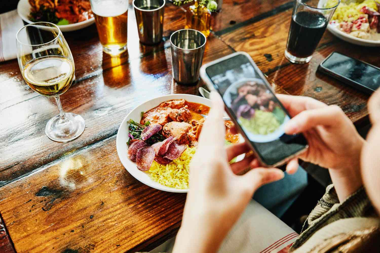Food Noise: quando il pensiero sul cibo diventa ossessione, soprattutto nei giovani