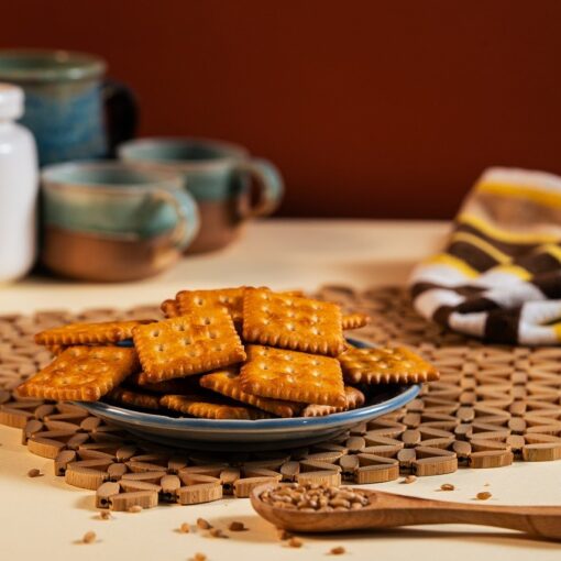 Cracker sotto accusa: elevate tracce chimiche e poche fibre nei marchi più noti