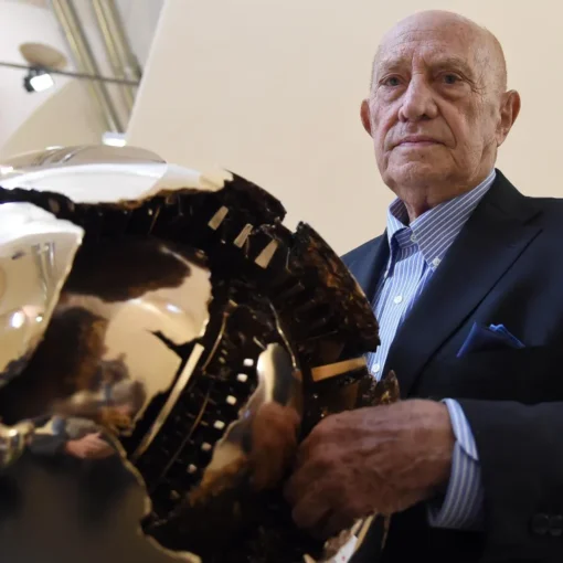 Arnaldo Pomodoro: addio al Maestro della scultura italiana
