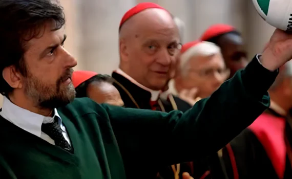 Stasera in TV: Habemus Papam, il film che mette a nudo la crisi dell'autorità