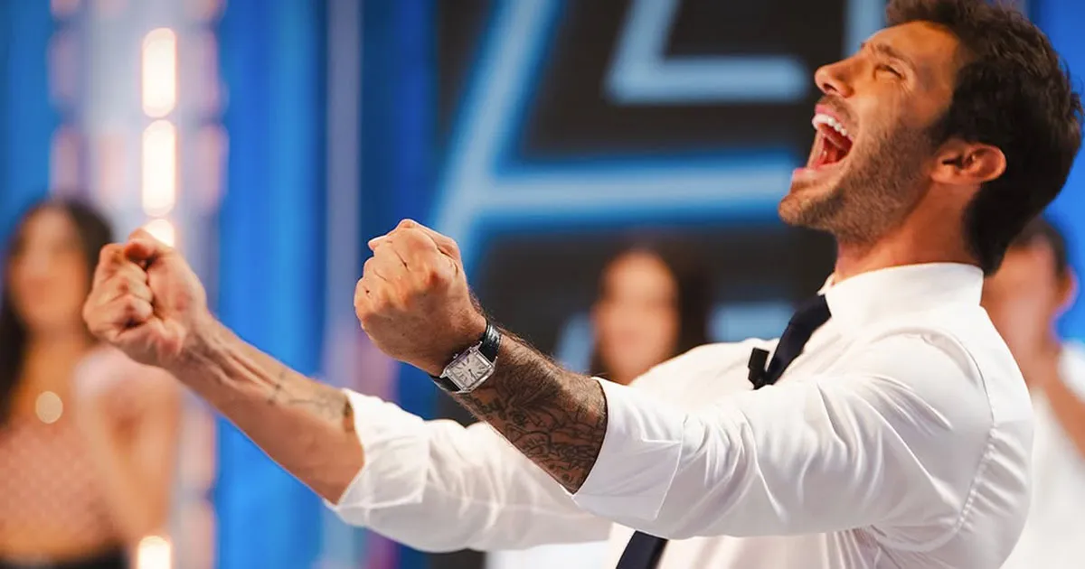 Affari Tuoi, quanto guadagna davvero Stefano De Martino? Ecco il cachet