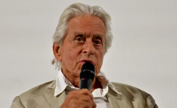 Michael Douglas Scuote Taormina: "Mi vergogno del mio Paese"