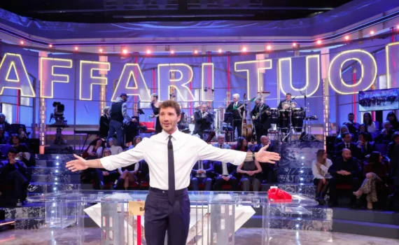 Affari Tuoi oggi 10 giugno va in onda più tardi: orario speciale e dettagli sulla puntata