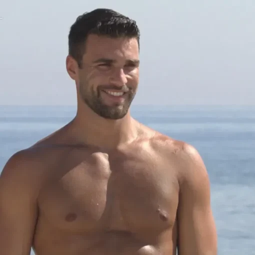 Temptation Island, Flavio Ubirti avvistato a Marina di Pietrasanta: chi era con lui?
