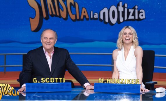 Striscia la Notizia rinviata a novembre: ecco cosa cambia su Canale 5 e Italia 1