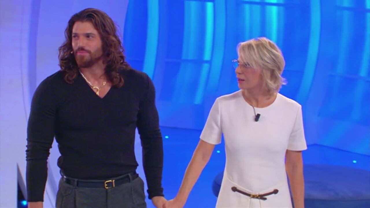 C’è Posta per Te 2025: Maria De Filippi punta su Can Yaman, il web impazzisce