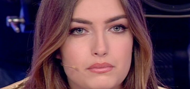 Nilufar Addati, l’ex tronista di Uomini e Donne si sfoga: “Mi vergogno di certi comportamenti dei napoletani”