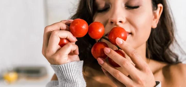 Mangiare pomodori ogni giorno: ecco le conseguenze a cui devi prestare attenzione